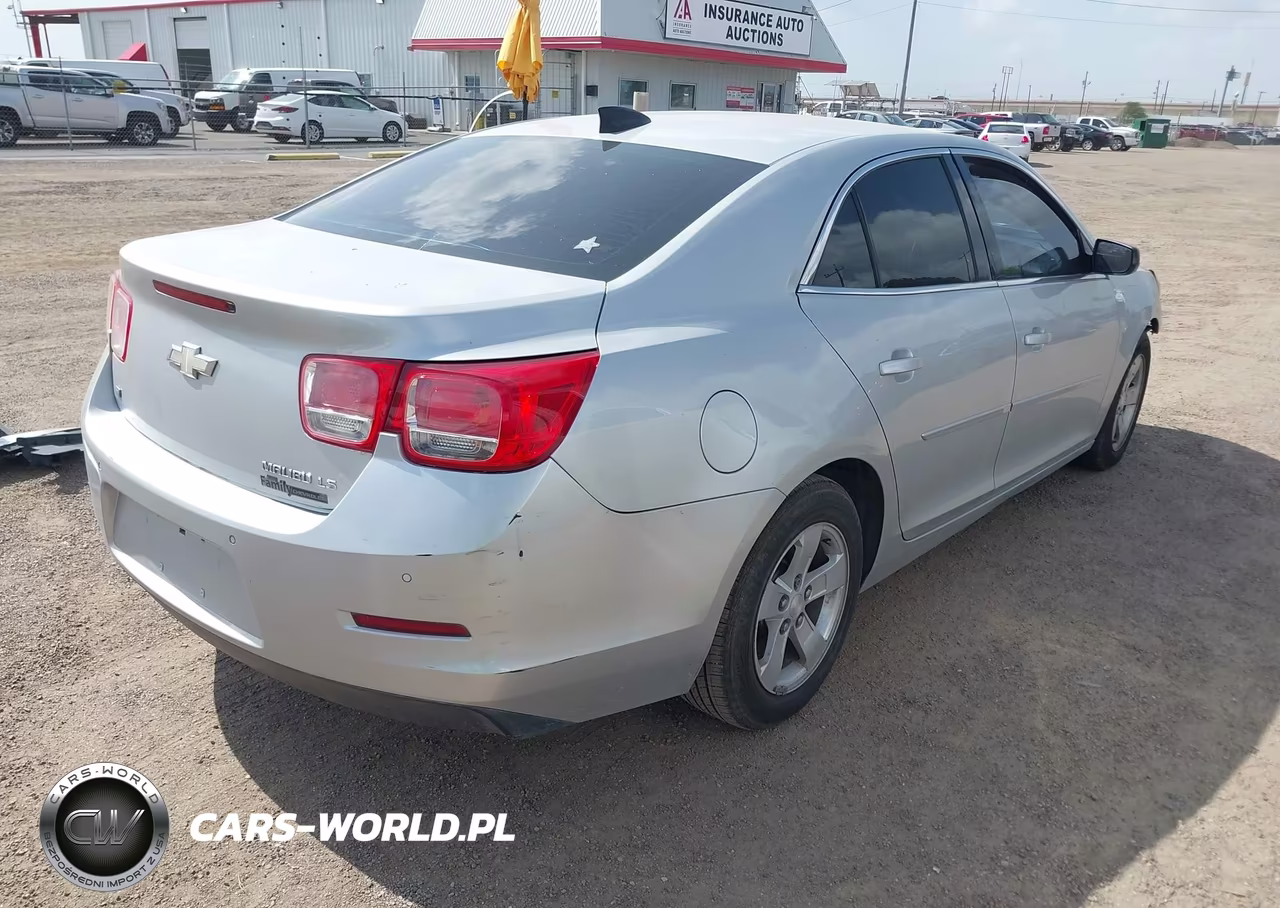 2015 Chevrolet Malibu Ls VIN:1G11B5SL2FF283941 - 4