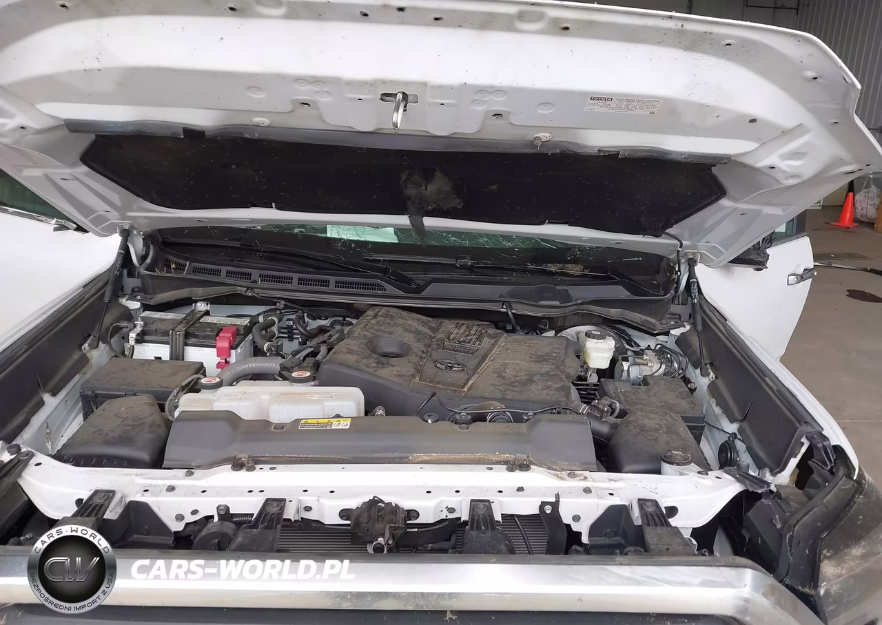 2025 Toyota Tundra Limited VIN:5TFJA5DB1SX303230 - 10