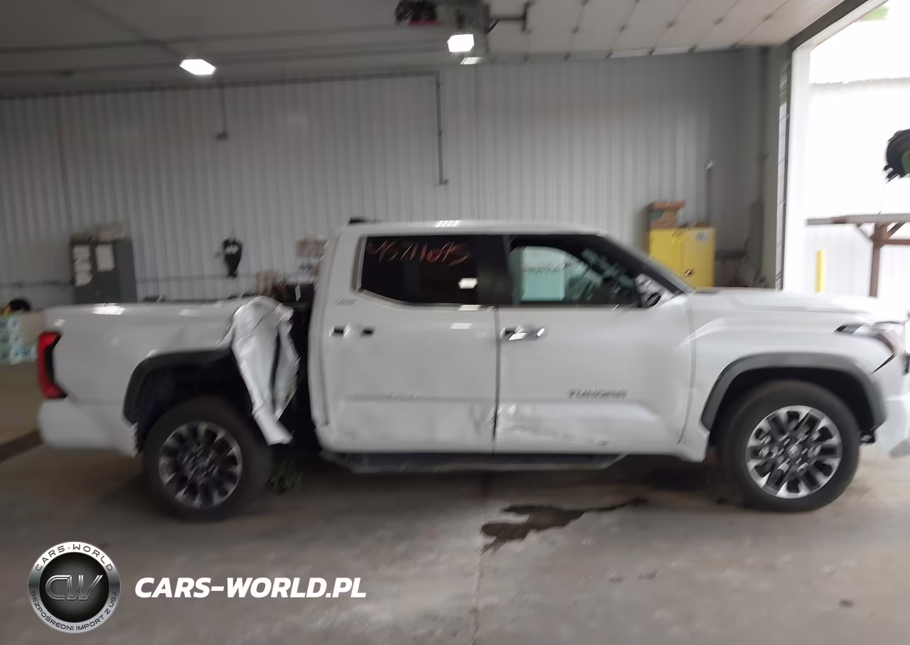 2025 Toyota Tundra Limited VIN:5TFJA5DB1SX303230 - 13
