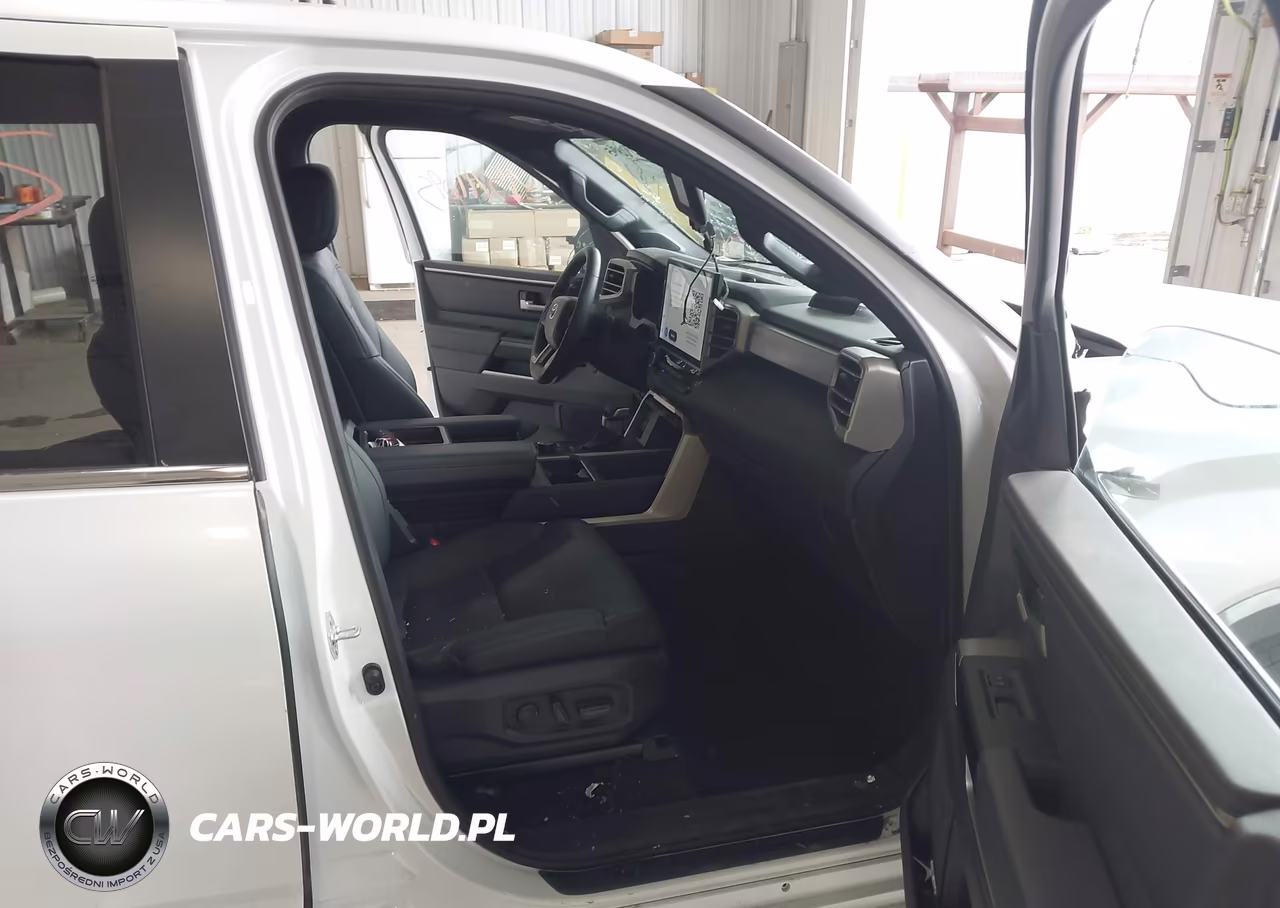 2025 Toyota Tundra Limited VIN:5TFJA5DB1SX303230 - 5