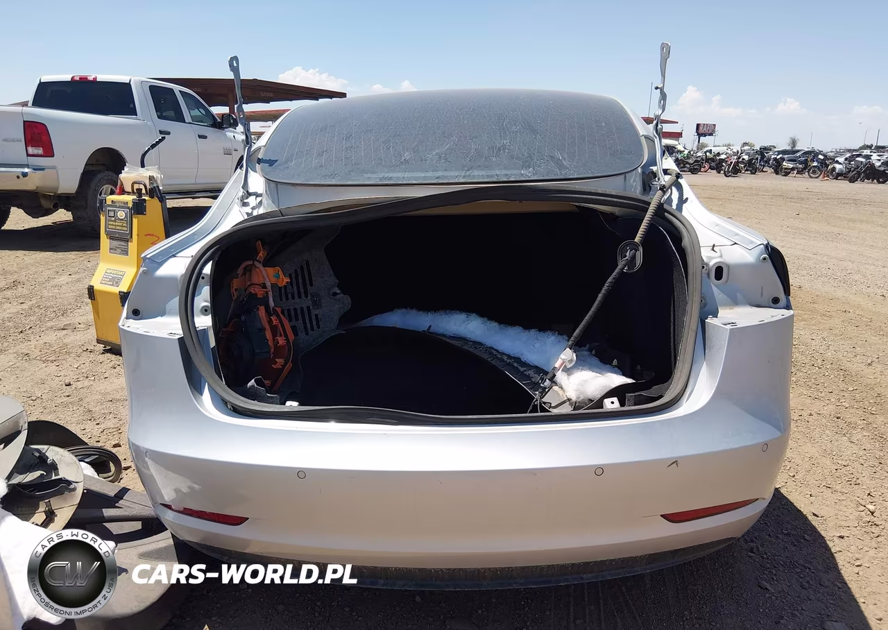 2018 Tesla Model 3 Long Range-Mid Range VIN:5YJ3E1EA2JF060709 - 16