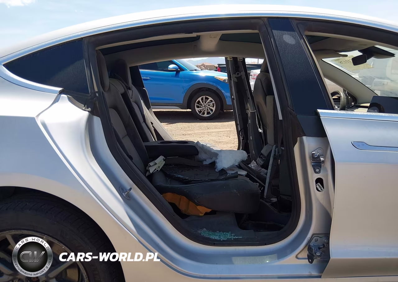 2018 Tesla Model 3 Long Range-Mid Range VIN:5YJ3E1EA2JF060709 - 8