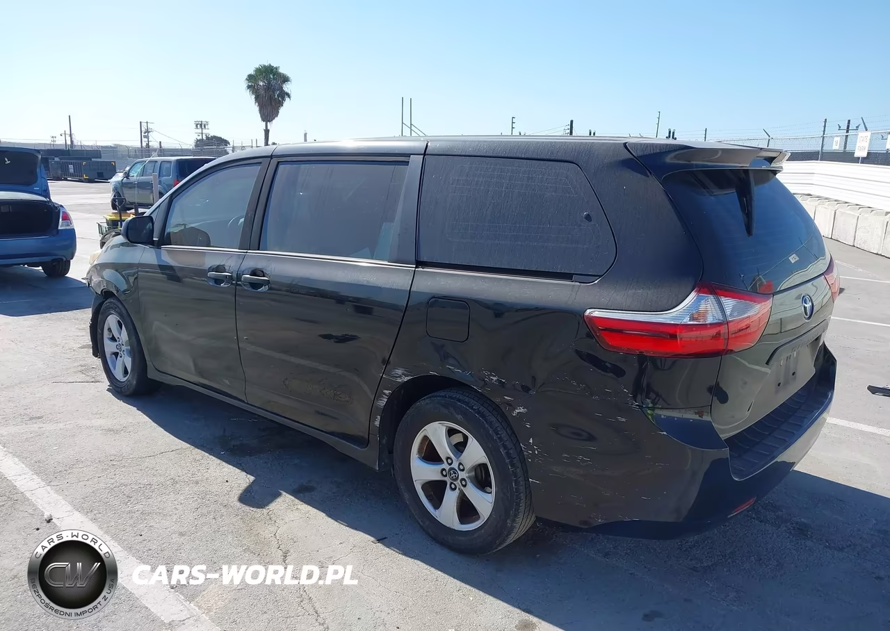 2018 Toyota Sienna L 7 Passenger VIN:5TDZZ3DC3JS964268 - 3