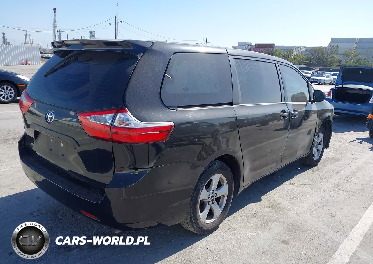 2018 Toyota Sienna L 7 Passenger VIN:5TDZZ3DC3JS964268 - 4