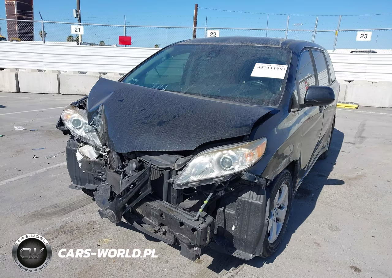 2018 Toyota Sienna L 7 Passenger VIN:5TDZZ3DC3JS964268 - 6