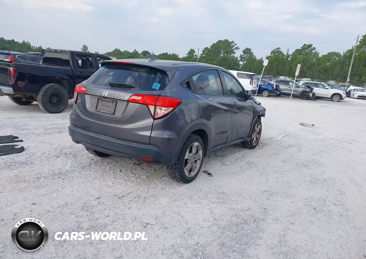 2018 Honda Hr-V Lx VIN:3CZRU5H30JM716199 - 4