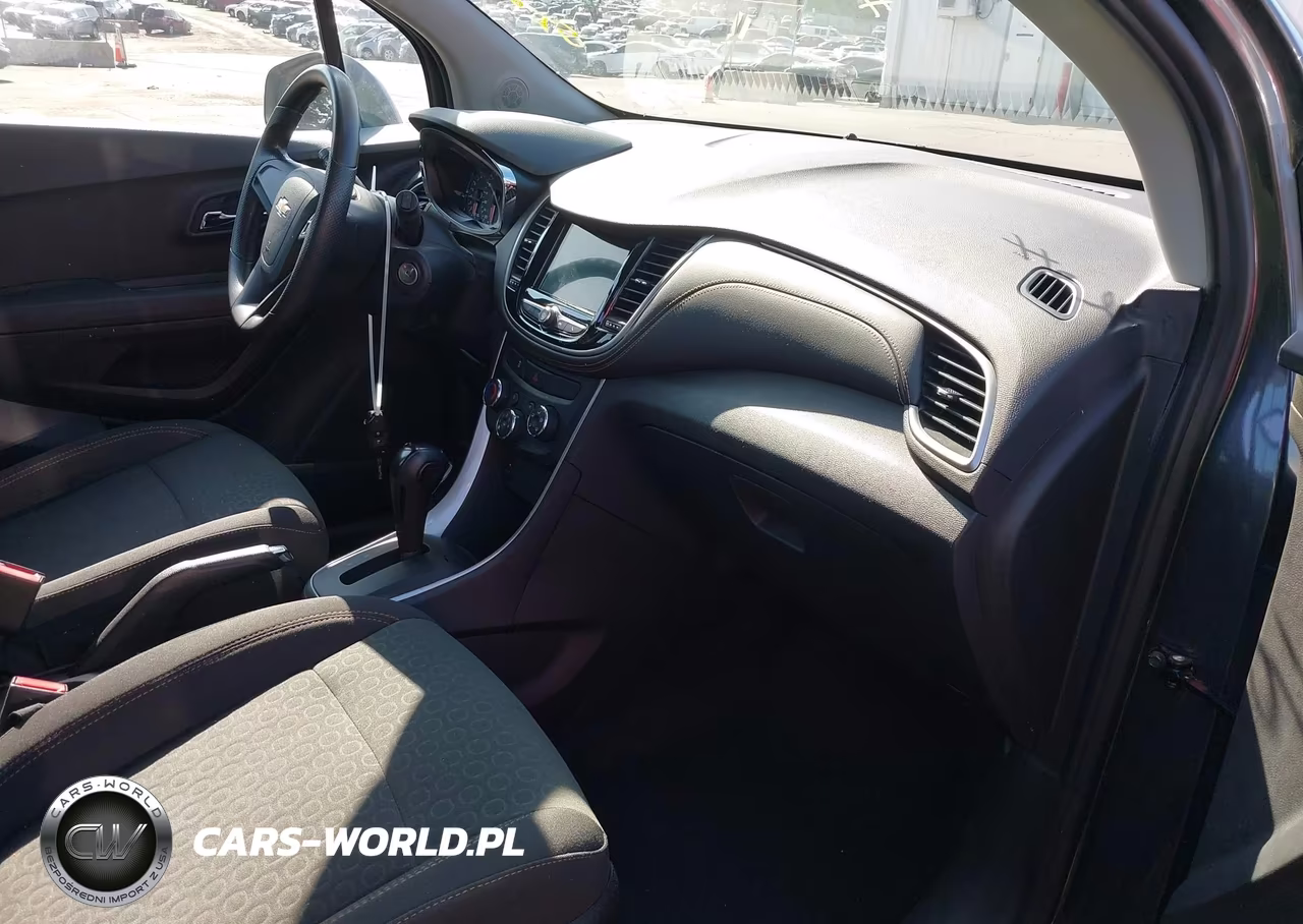 2019 Chevrolet Trax Ls VIN:3GNCJKSB2KL166604 - 5