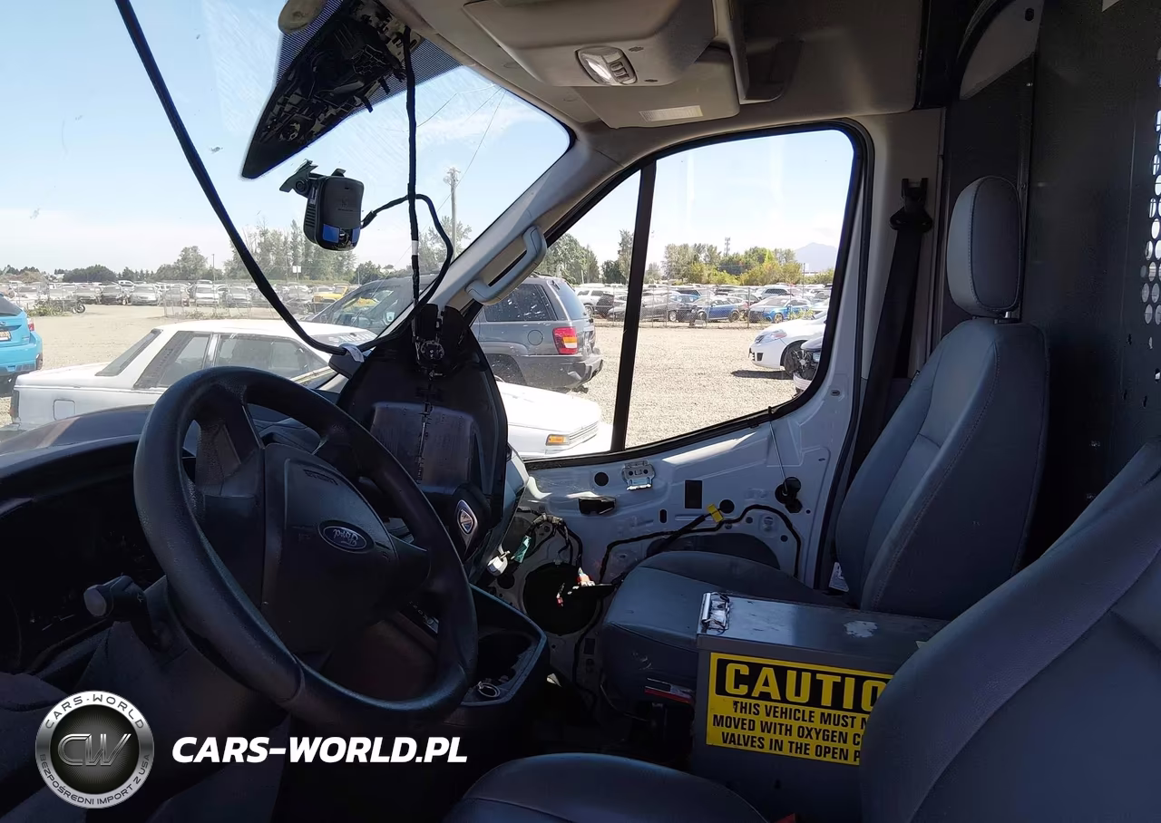 2018 Ford Transit-350 VIN:1FTBW2CM5JKB35837 - 5