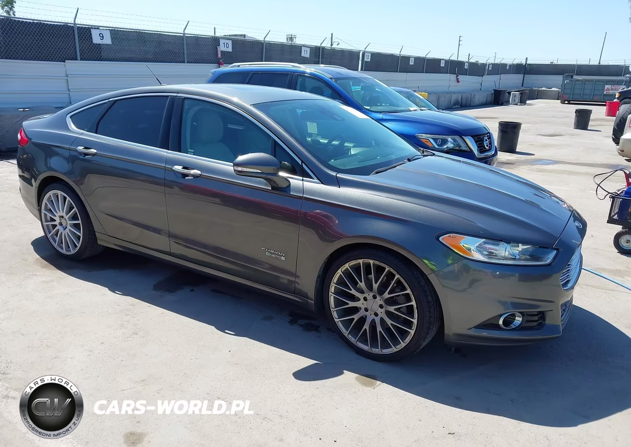 2016 Ford Fusion Energi Titanium – zdjęcie 1 z 16