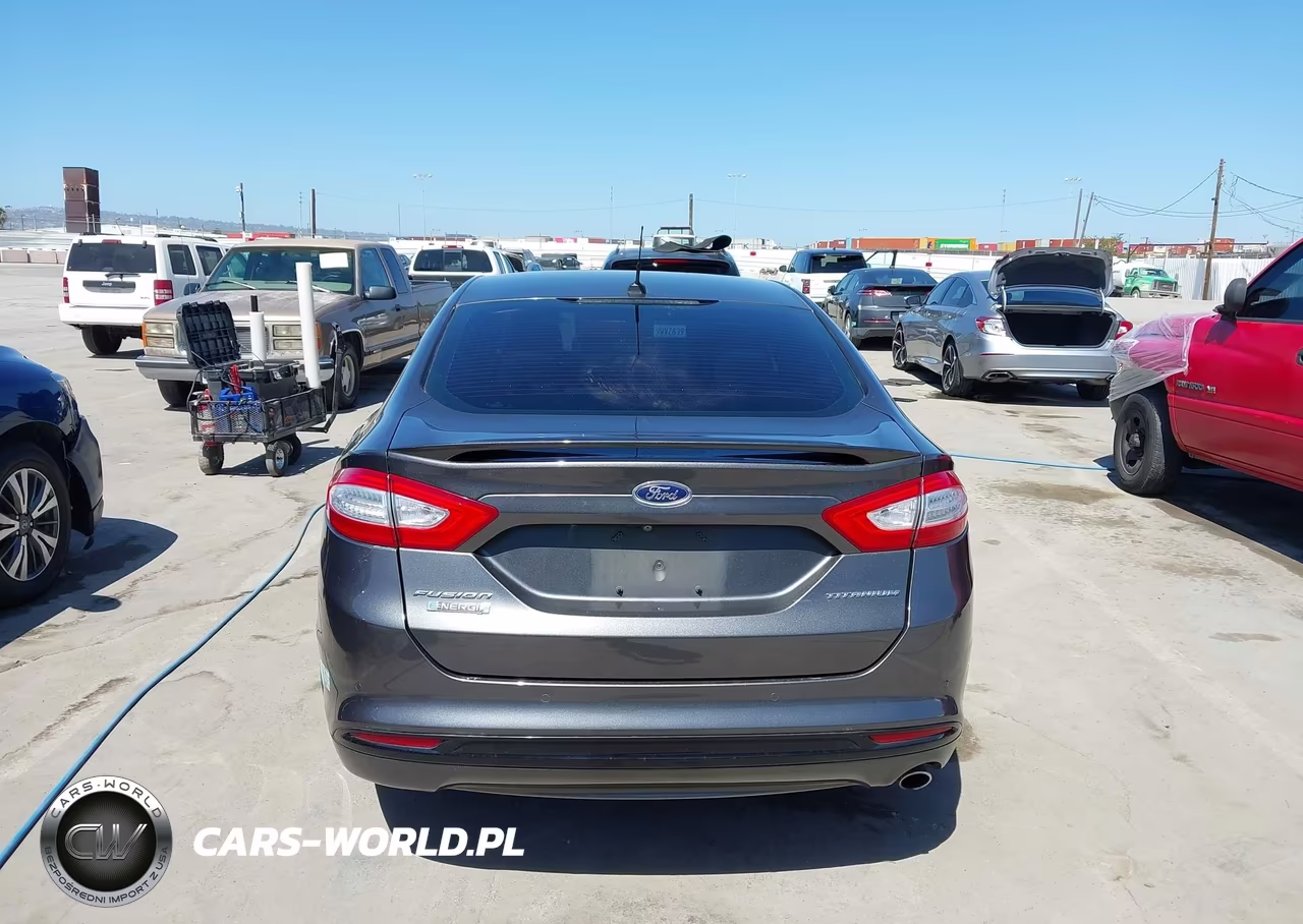 2016 Ford Fusion Energi Titanium VIN:3FA6P0SU4GR235913 - 16