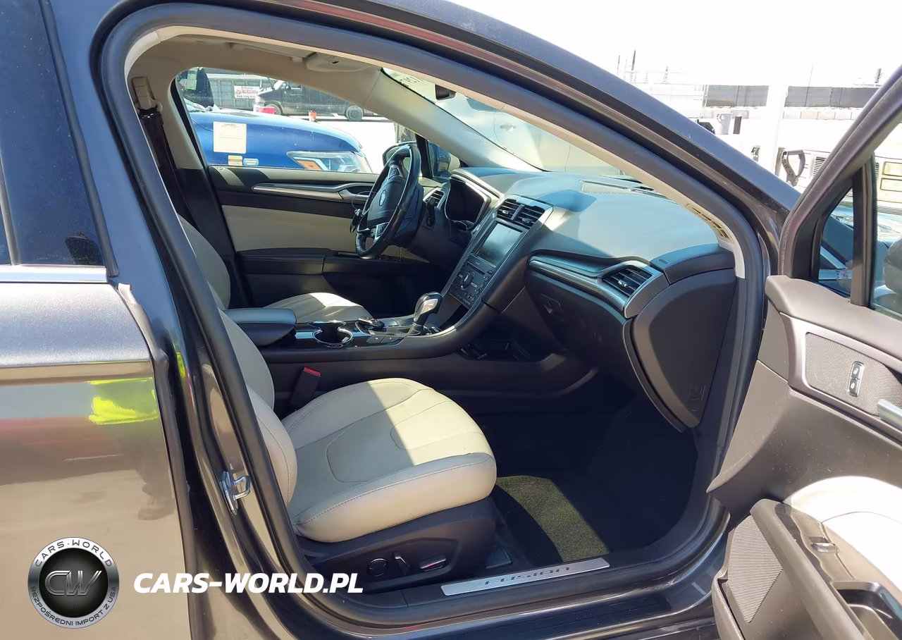 2016 Ford Fusion Energi Titanium VIN:3FA6P0SU4GR235913 - 5