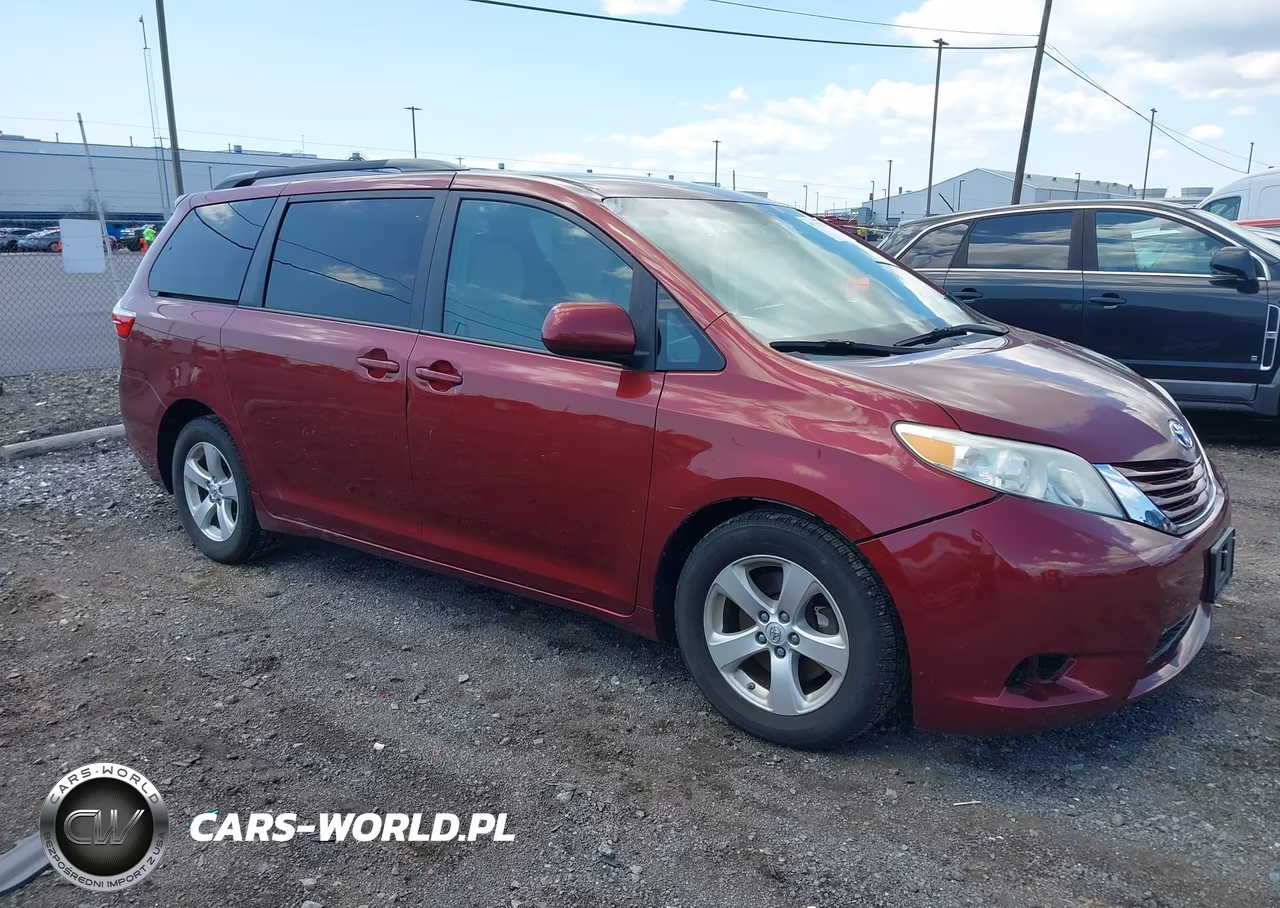 2015 Toyota Sienna Le 8 Passenger VIN:5TDKK3DC3FS538710 - 1