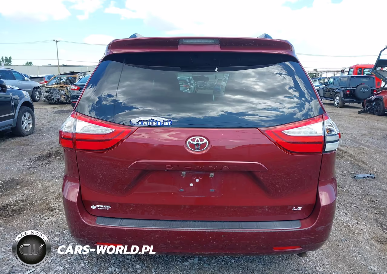 2015 Toyota Sienna Le 8 Passenger VIN:5TDKK3DC3FS538710 - 17