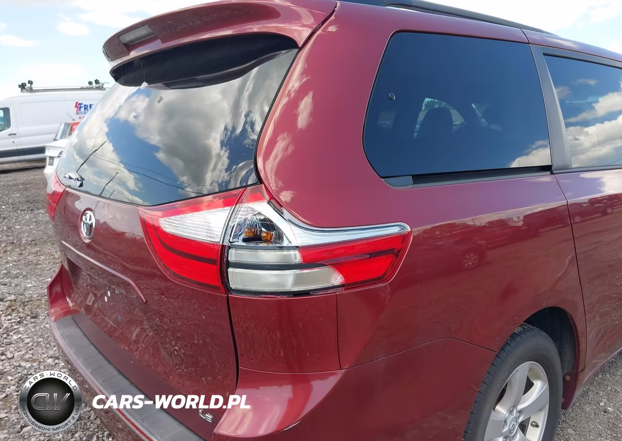 2015 Toyota Sienna Le 8 Passenger VIN:5TDKK3DC3FS538710 - 19