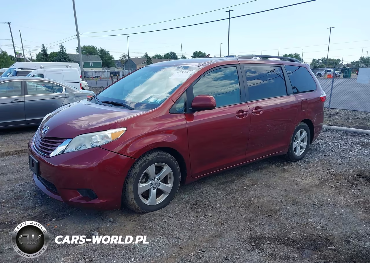 2015 Toyota Sienna Le 8 Passenger VIN:5TDKK3DC3FS538710 - 2