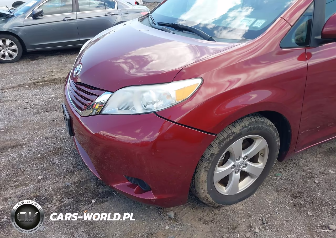 2015 Toyota Sienna Le 8 Passenger VIN:5TDKK3DC3FS538710 - 6