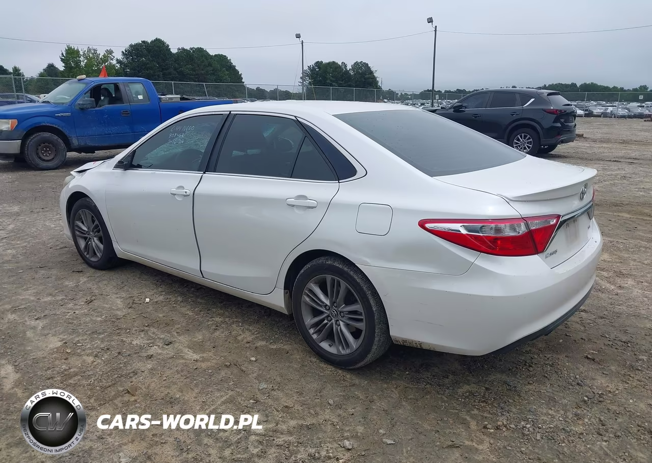 2015 Toyota Camry Se VIN:4T1BF1FK1FU069945 - 3