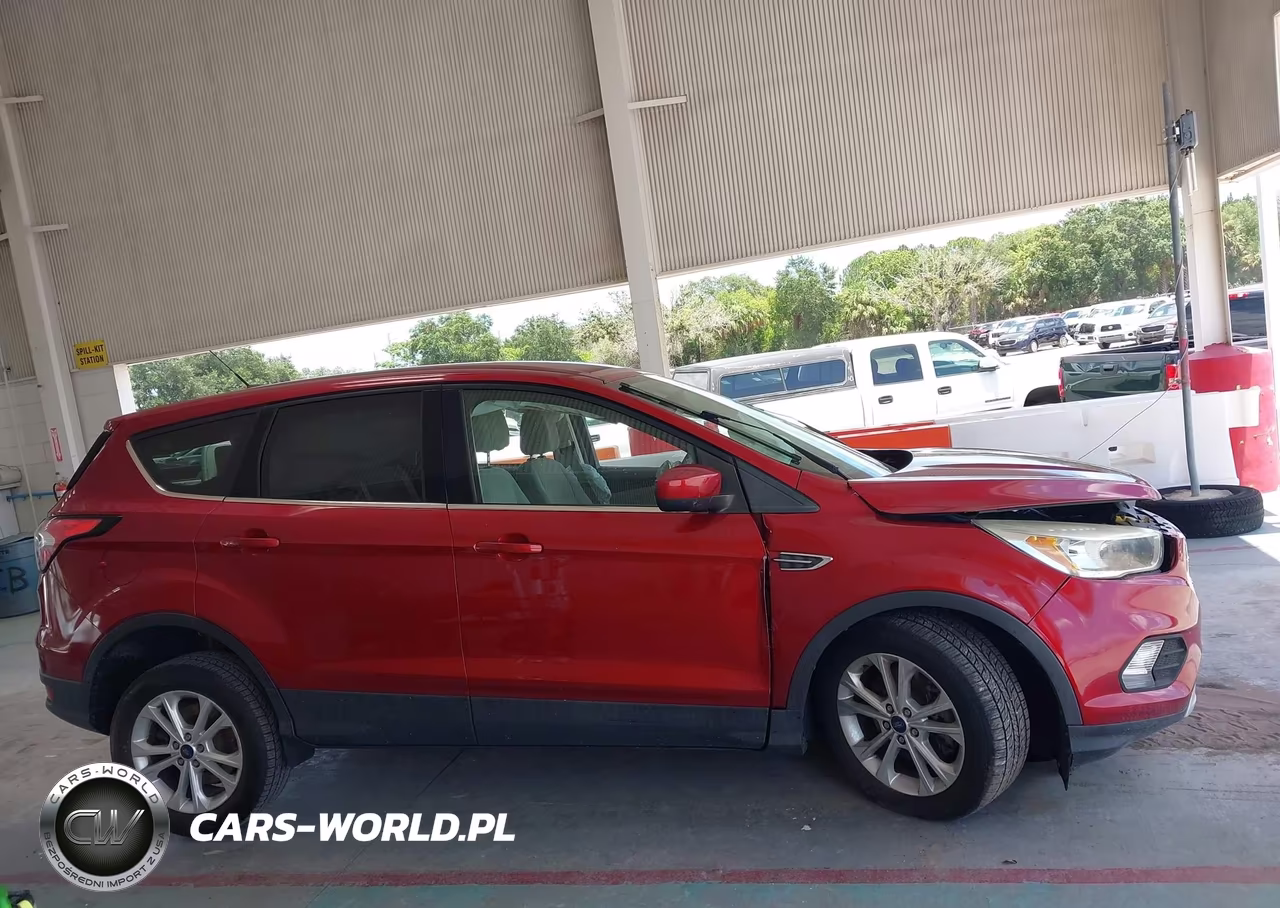 2017 Ford Escape Se VIN:1FMCU9GD9HUB64880 - 13