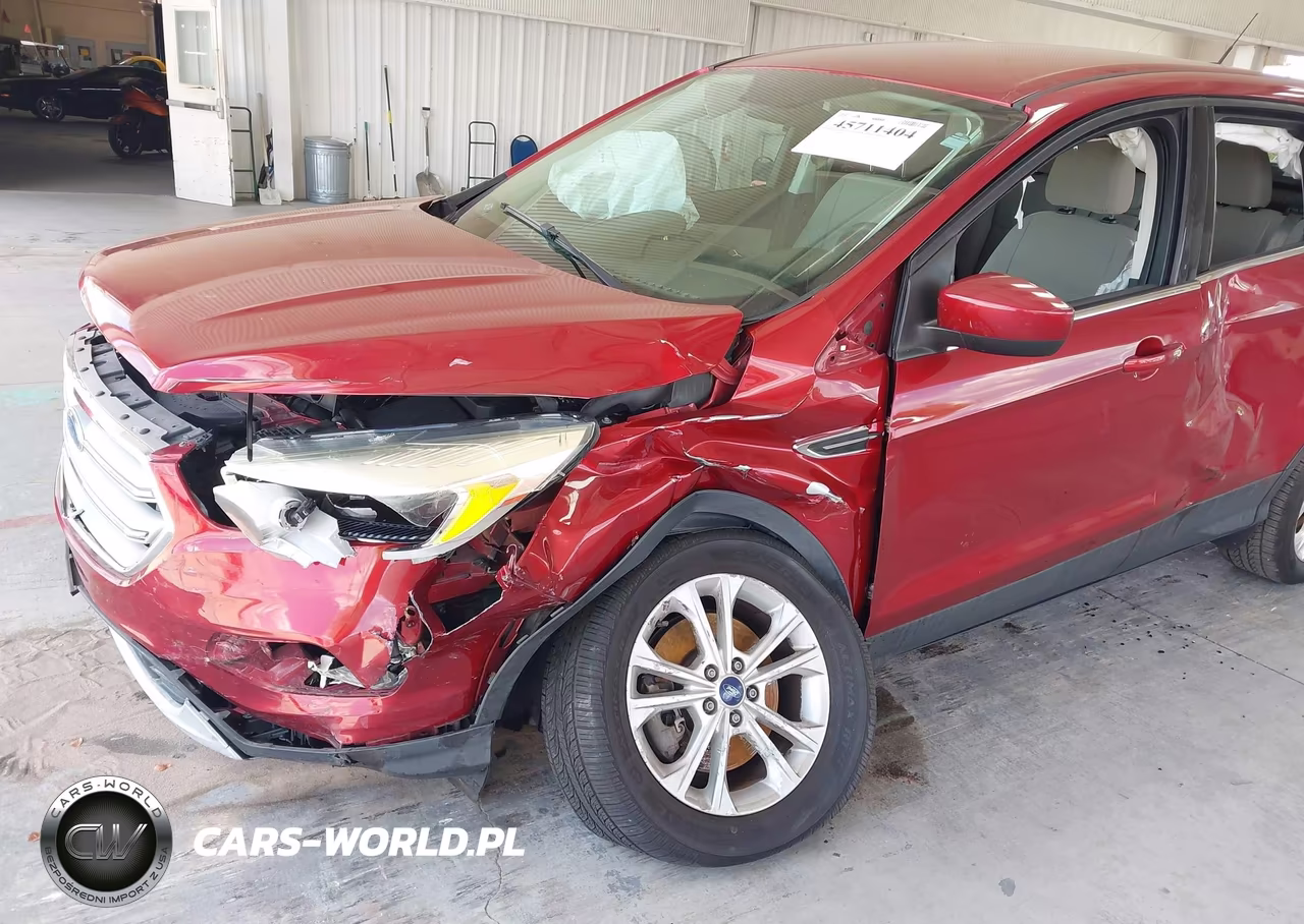 2017 Ford Escape Se VIN:1FMCU9GD9HUB64880 - 6