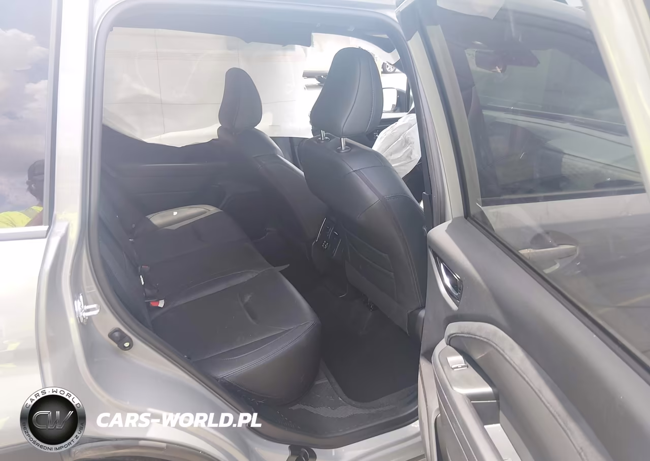 2025 Subaru Forester Limited VIN:JF2SLDRC9SH532454 - 8