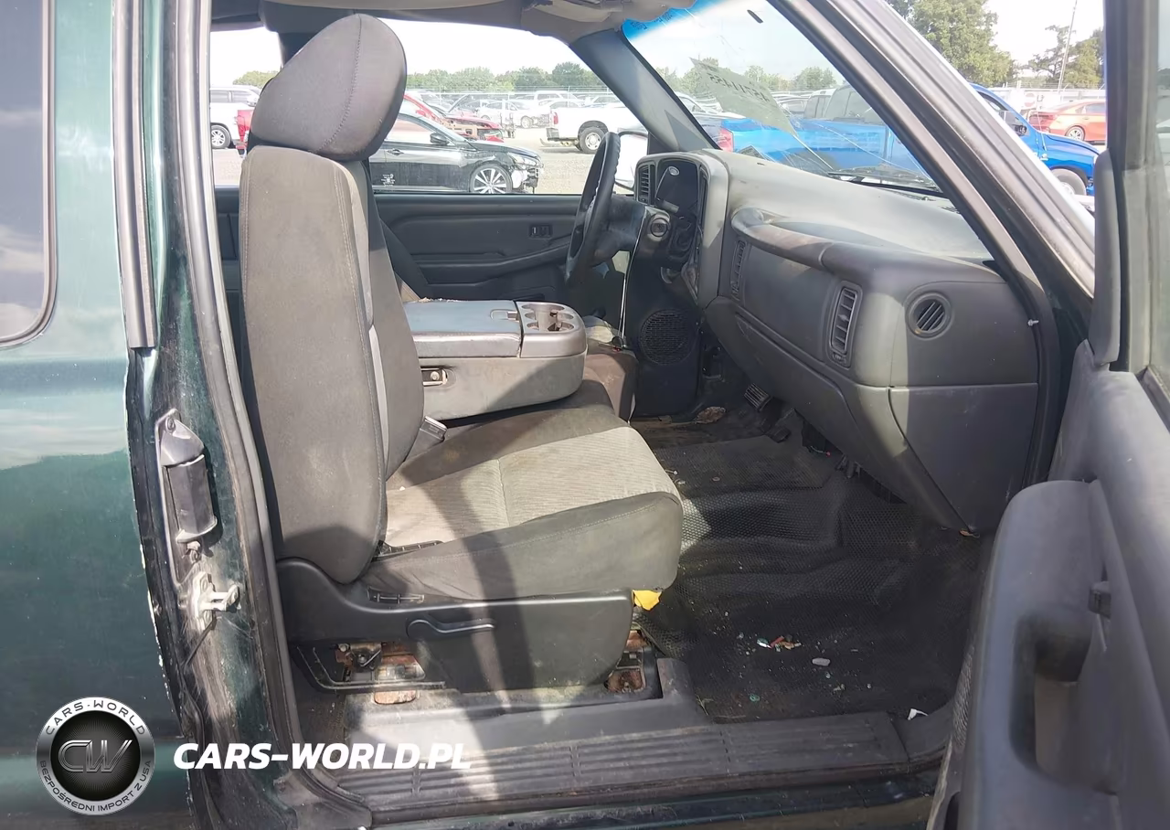 2005 GMC Sierra 1500 Work Truck VIN:2GTEC19V351257649 - 5