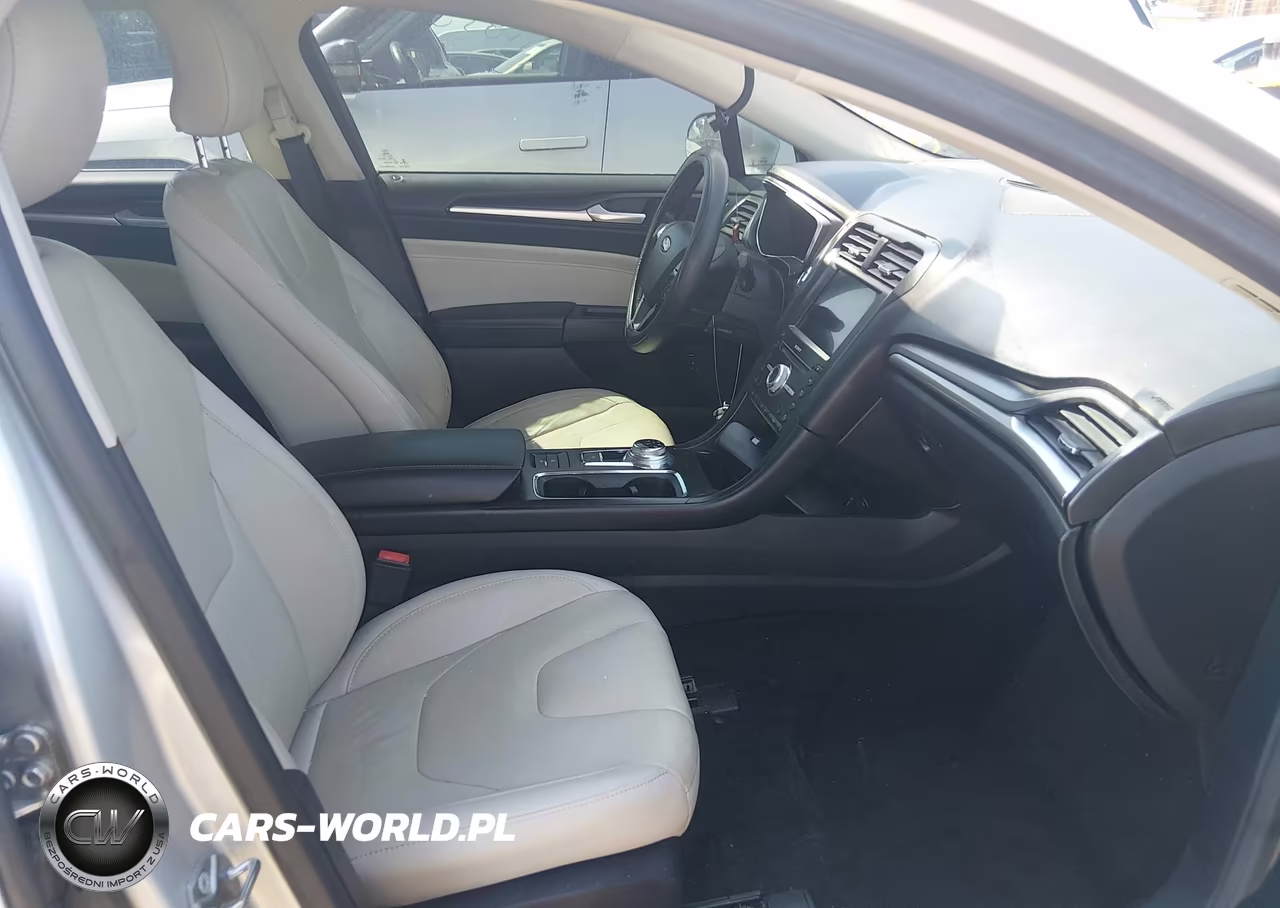 2017 Ford Fusion Hybrid Titanium VIN:3FA6P0RU7HR360511 - 5