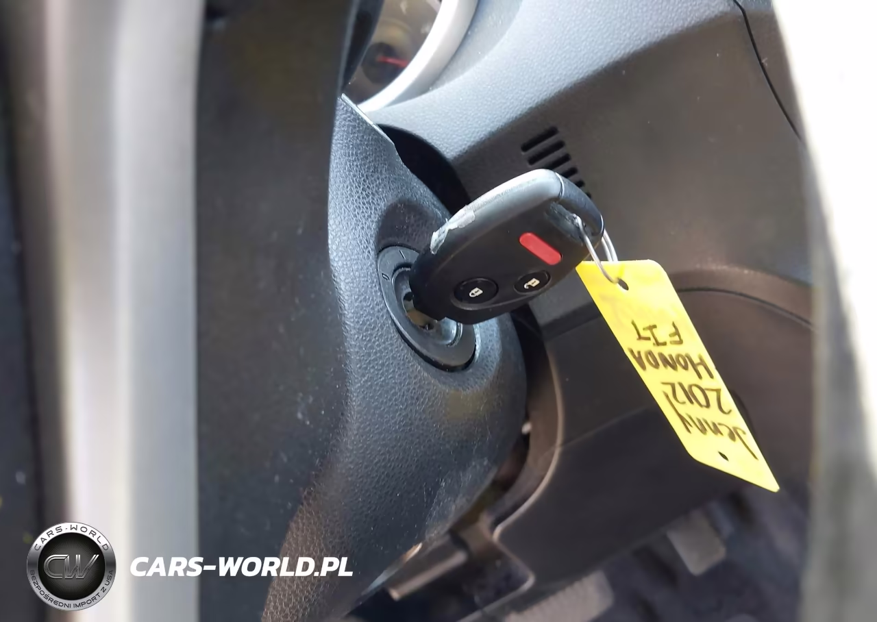 2012 Honda Fit VIN:JHMGE8H31CS002621 - 11