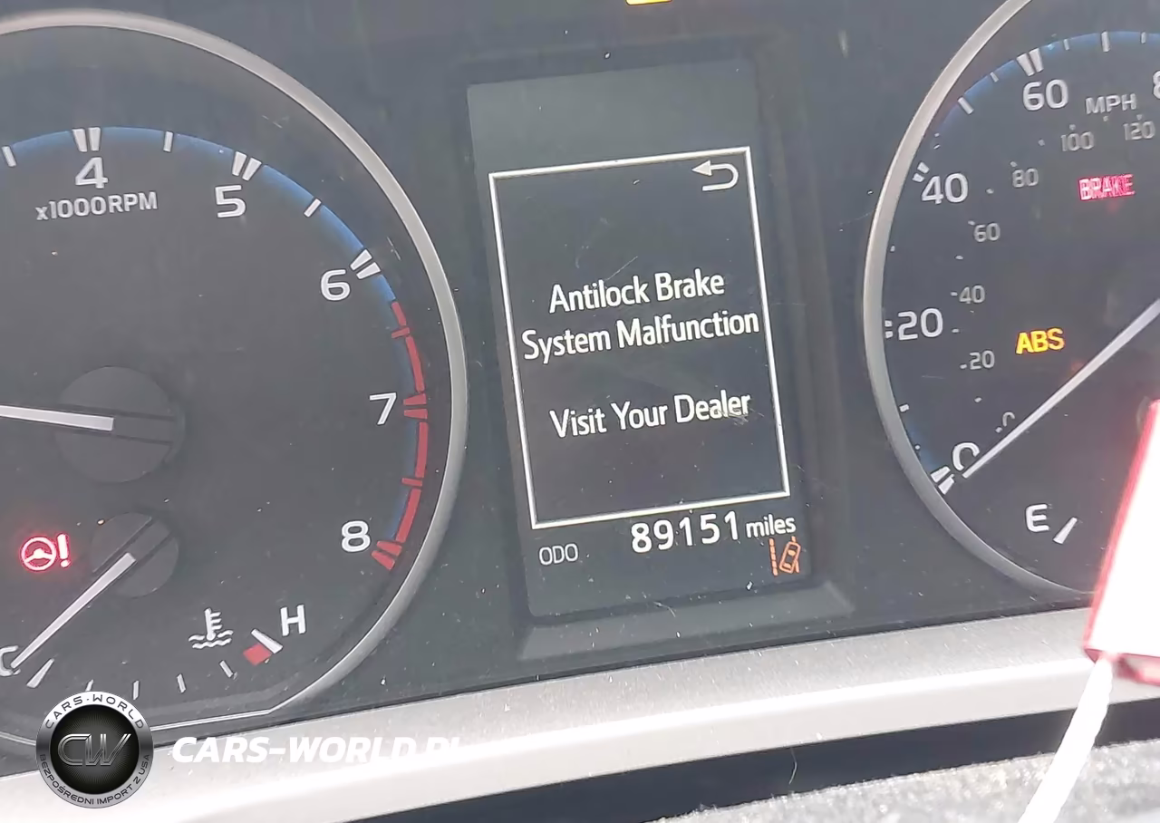2018 Toyota Rav4 Le VIN:JTMZFREV0JJ154590 - 15