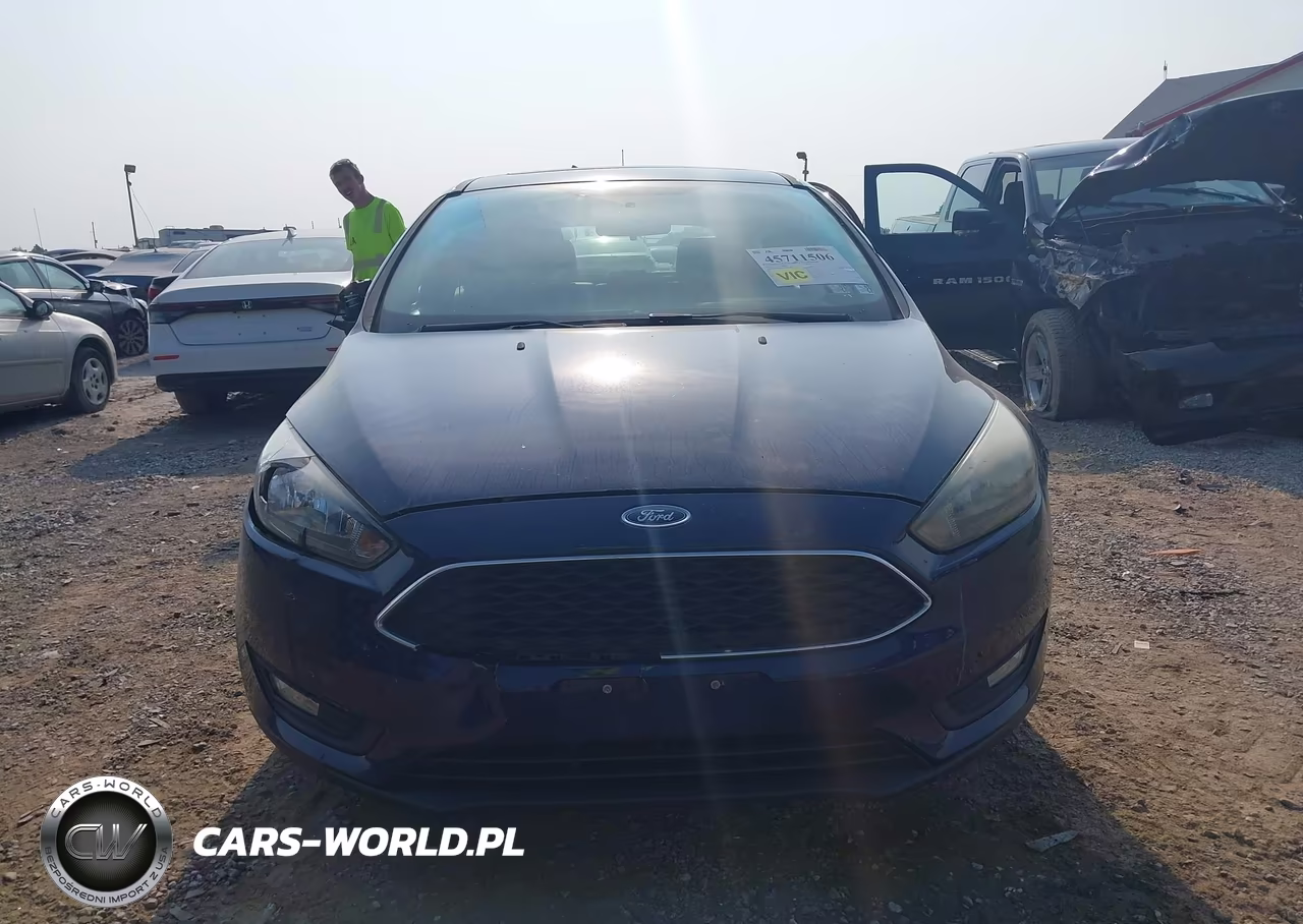 2016 Ford Focus Se VIN:1FADP3K22GL382155 - 12