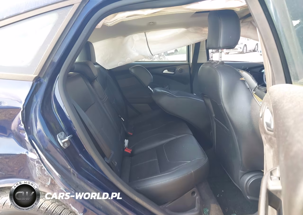 2016 Ford Focus Se VIN:1FADP3K22GL382155 - 8
