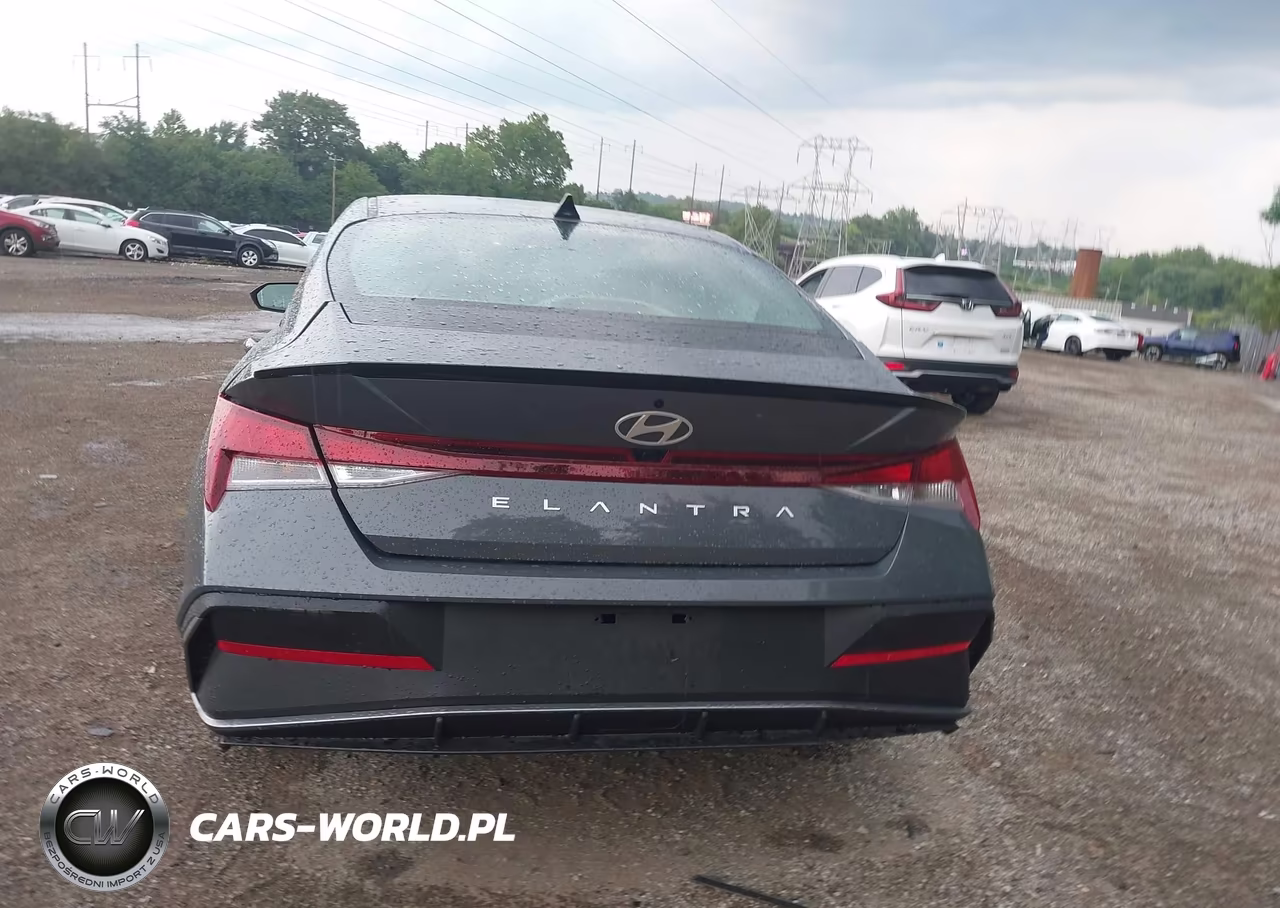 2026 Hyundai Elantra Sel Sport VIN:KMHLM4DG5TU136312 - 17
