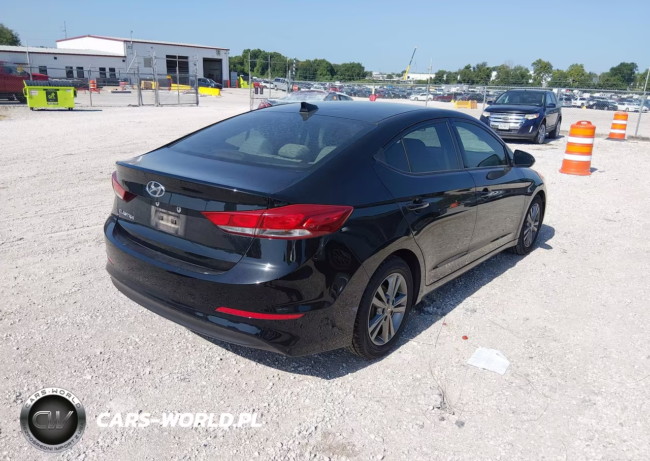 2017 Hyundai Elantra Se VIN:5NPD84LF8HH025714 - 4