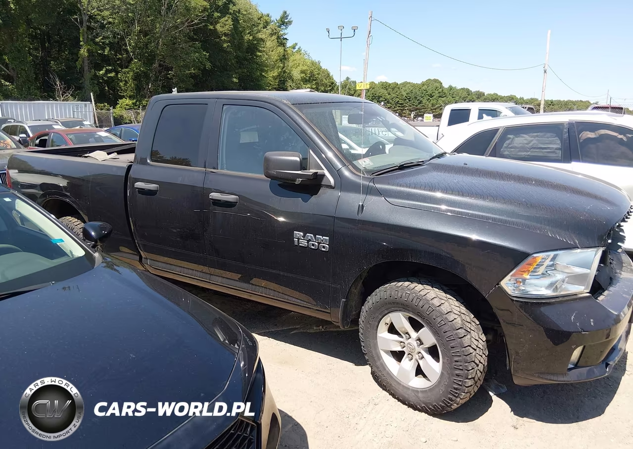 2018 Ram 1500 Express 4X4 6'4 Box VIN:1C6RR7FG2JS334571 - 13
