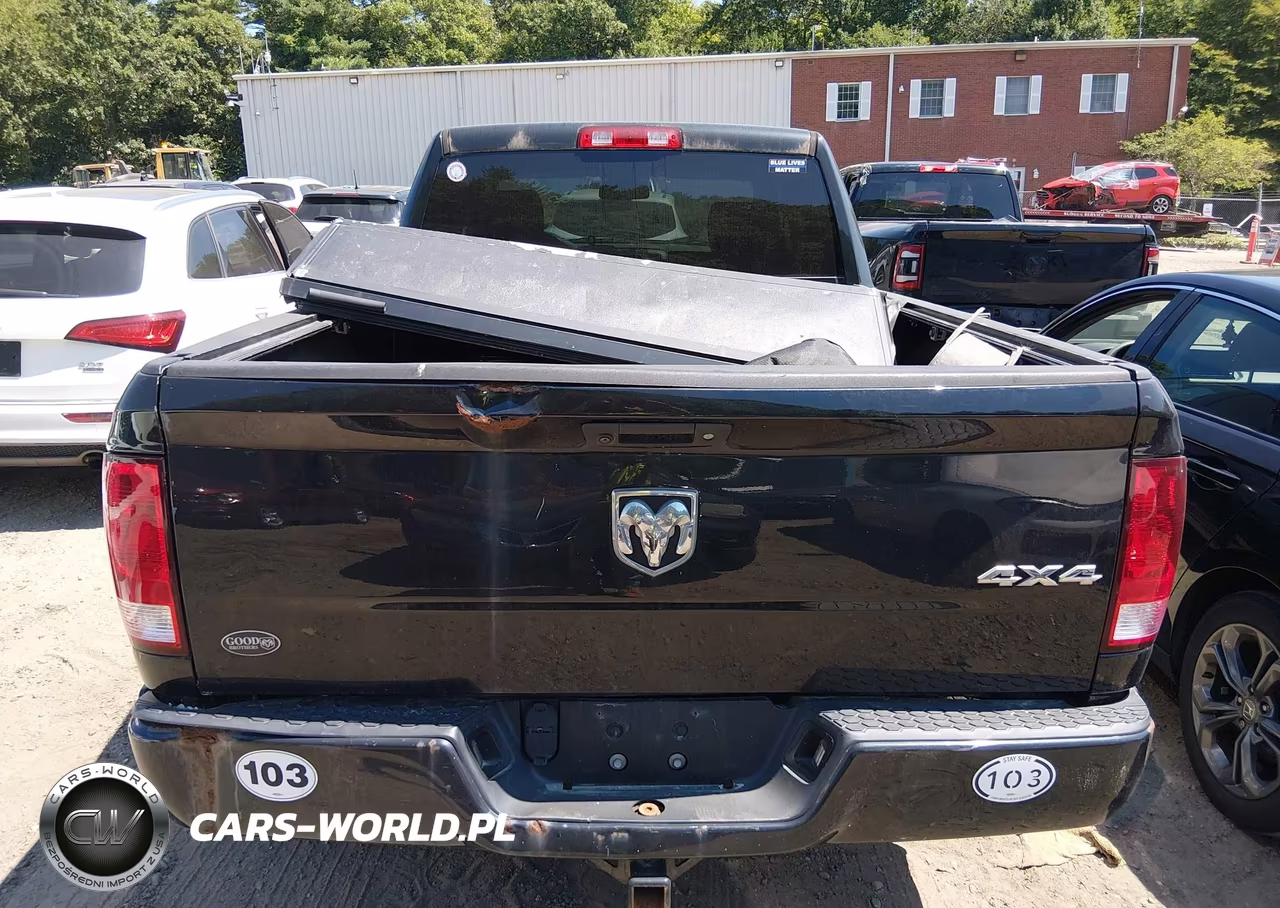2018 Ram 1500 Express 4X4 6'4 Box VIN:1C6RR7FG2JS334571 - 16