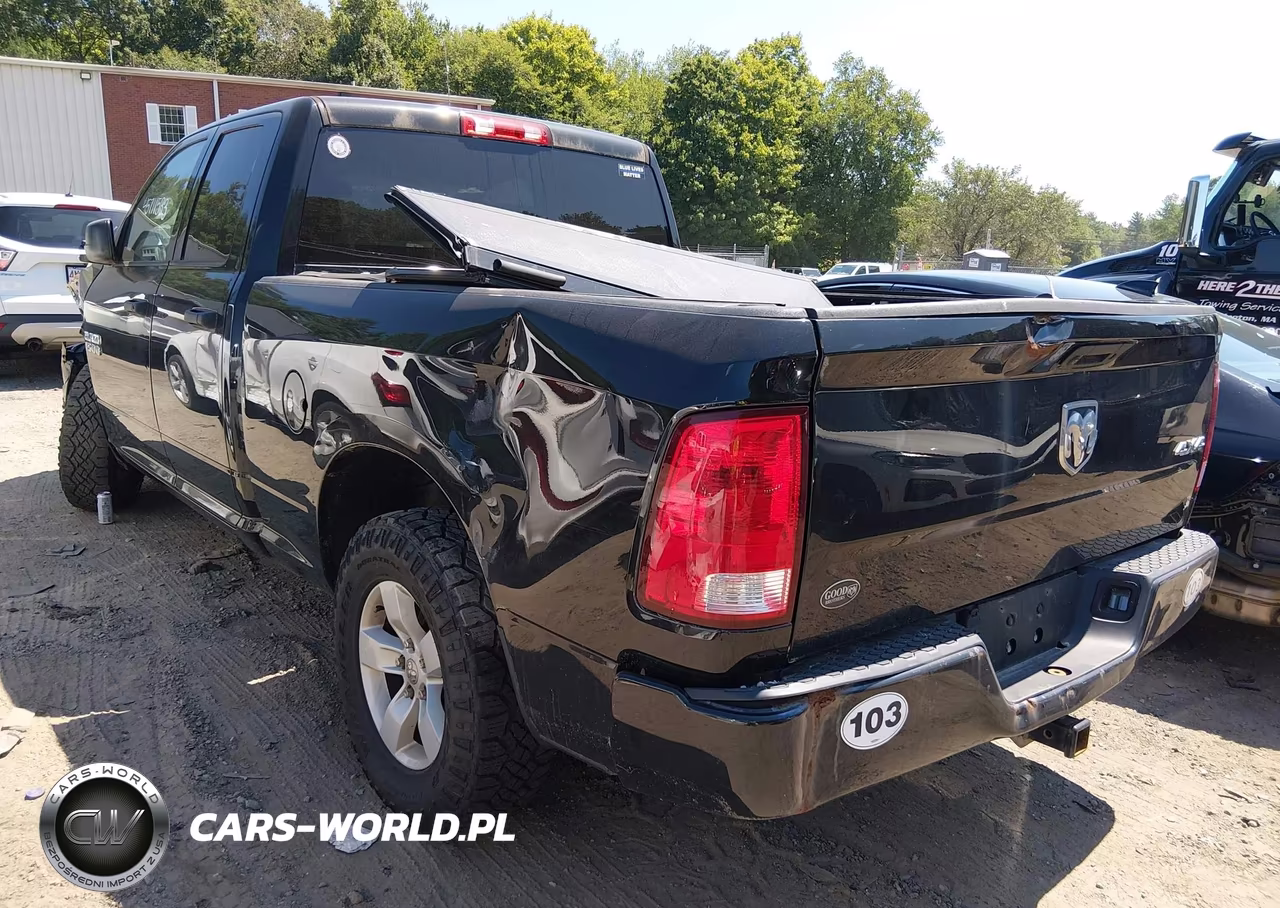 2018 Ram 1500 Express 4X4 6'4 Box VIN:1C6RR7FG2JS334571 - 3