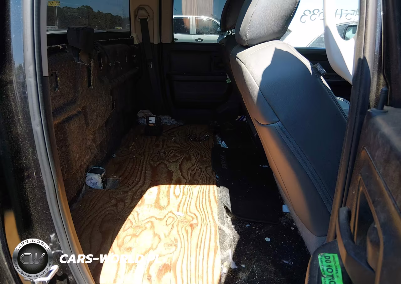 2018 Ram 1500 Express 4X4 6'4 Box VIN:1C6RR7FG2JS334571 - 8