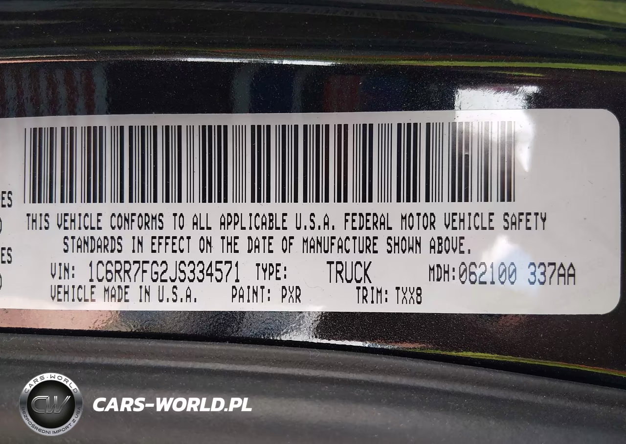 2018 Ram 1500 Express 4X4 6'4 Box VIN:1C6RR7FG2JS334571 - 9