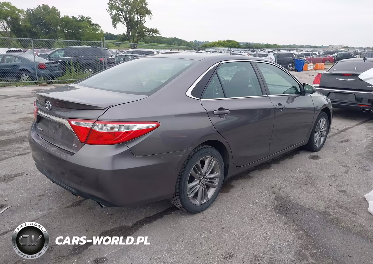 2015 Toyota Camry Se VIN:4T1BF1FK1FU927124 - 4