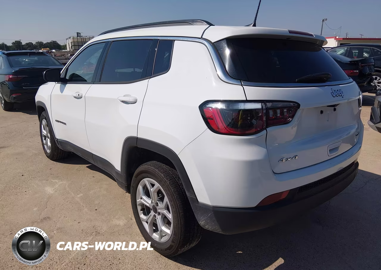 2025 Jeep Compass Latitude 4X4 VIN:3C4NJDBN5ST603857 - 3