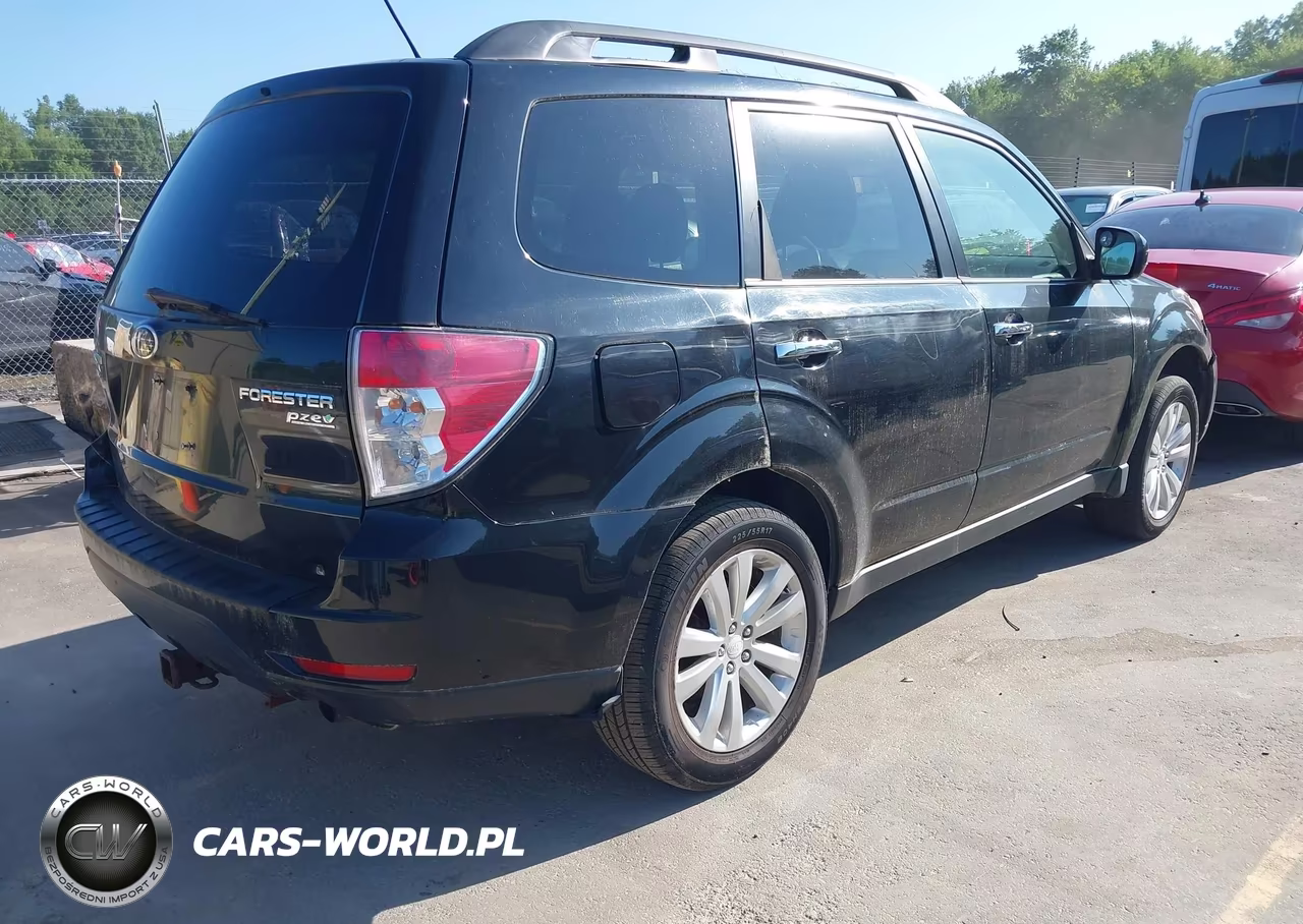 2012 Subaru Forester 2.5X Limited VIN:JF2SHAEC2CH401194 - 4