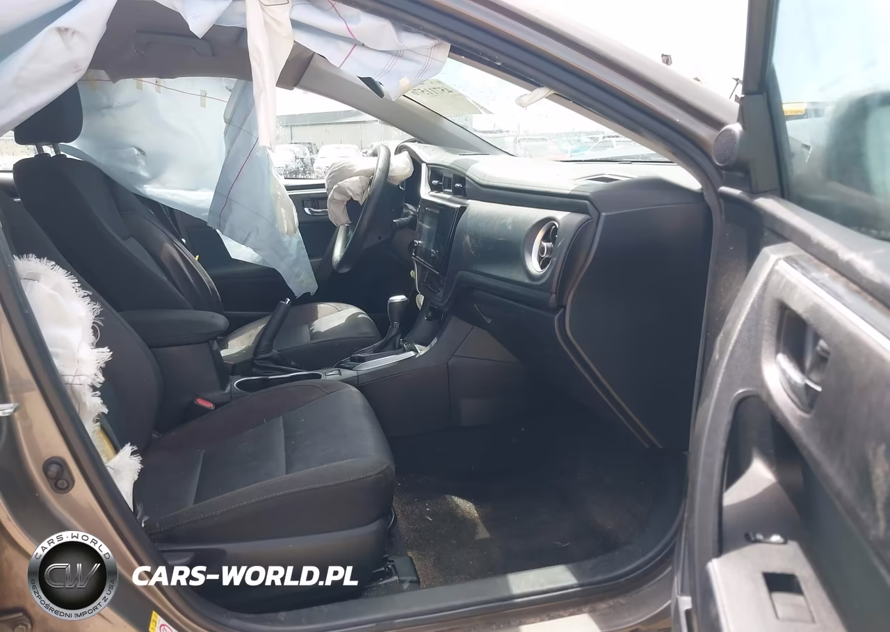 2018 Toyota Corolla Le VIN:2T1BURHE3JC061450 - 5