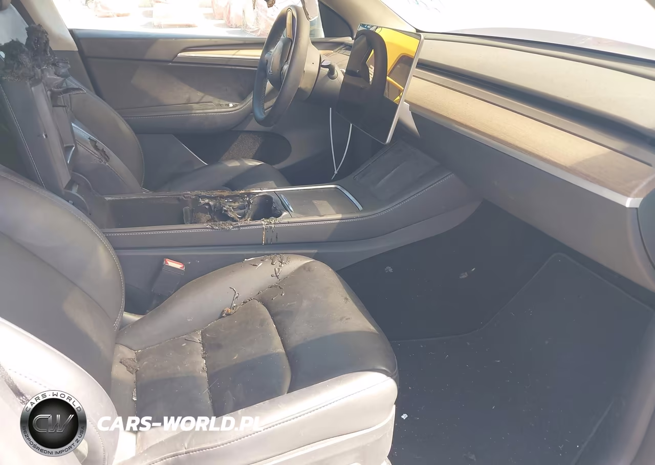 2024 Tesla Model Y Long Range Dual Motor All-Wheel Drive VIN:7SAYGAEE1RF169051 - 5