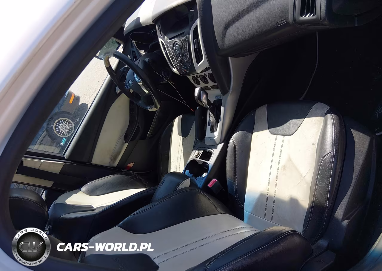 2014 Ford Focus Se VIN:1FADP3K25EL325459 - 5
