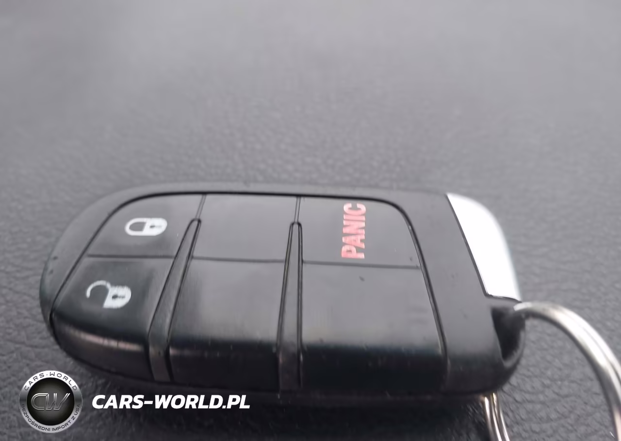 2017 Jeep Renegade Latitude VIN:ZACCJBBB5HPG38352 - 11