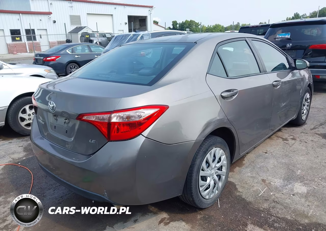 2017 Toyota Corolla Le VIN:5YFBURHE4HP659105 - 4