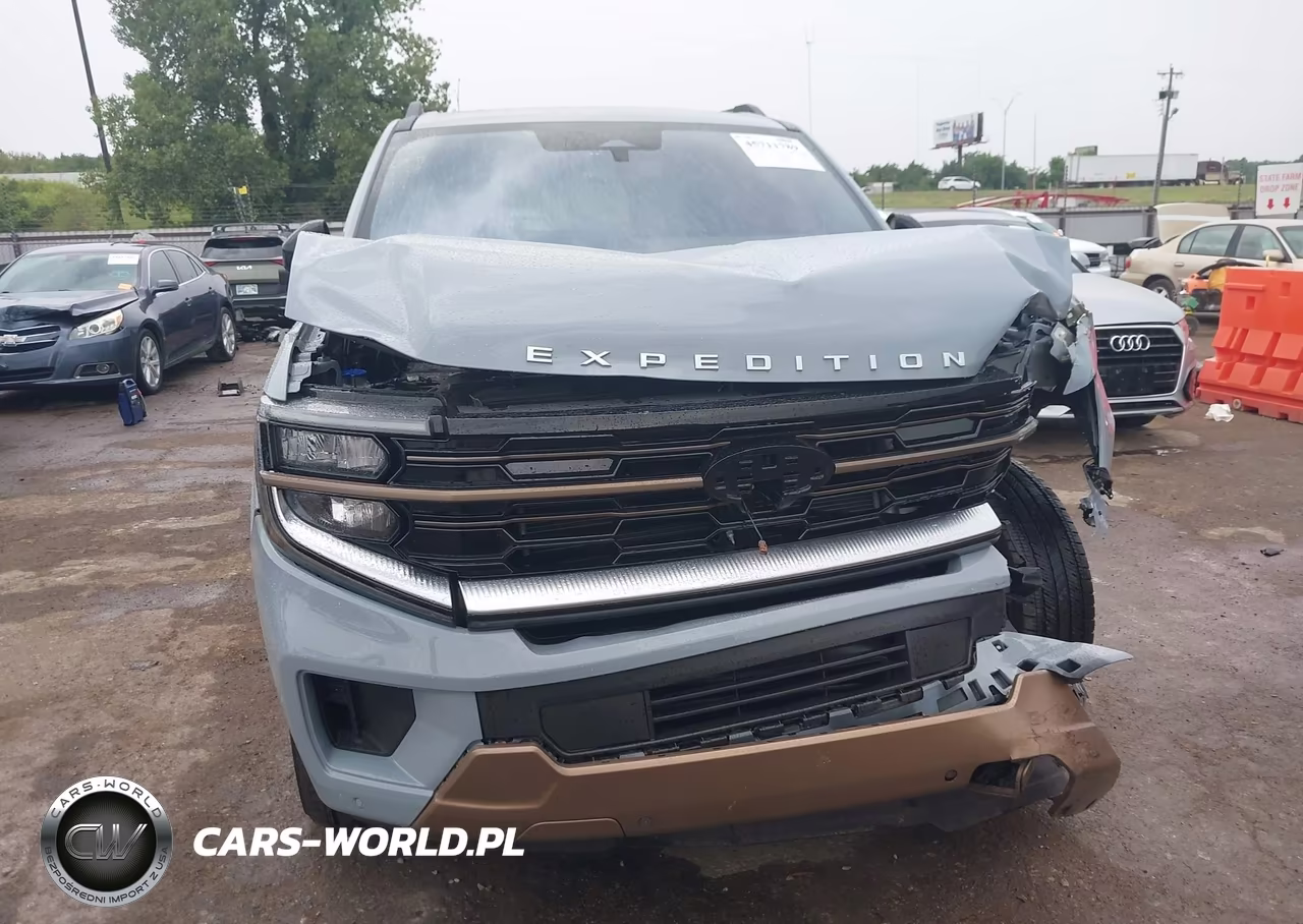 2025 Ford Expedition King Ranch VIN:1FMJU1P82SEA32427 - 13