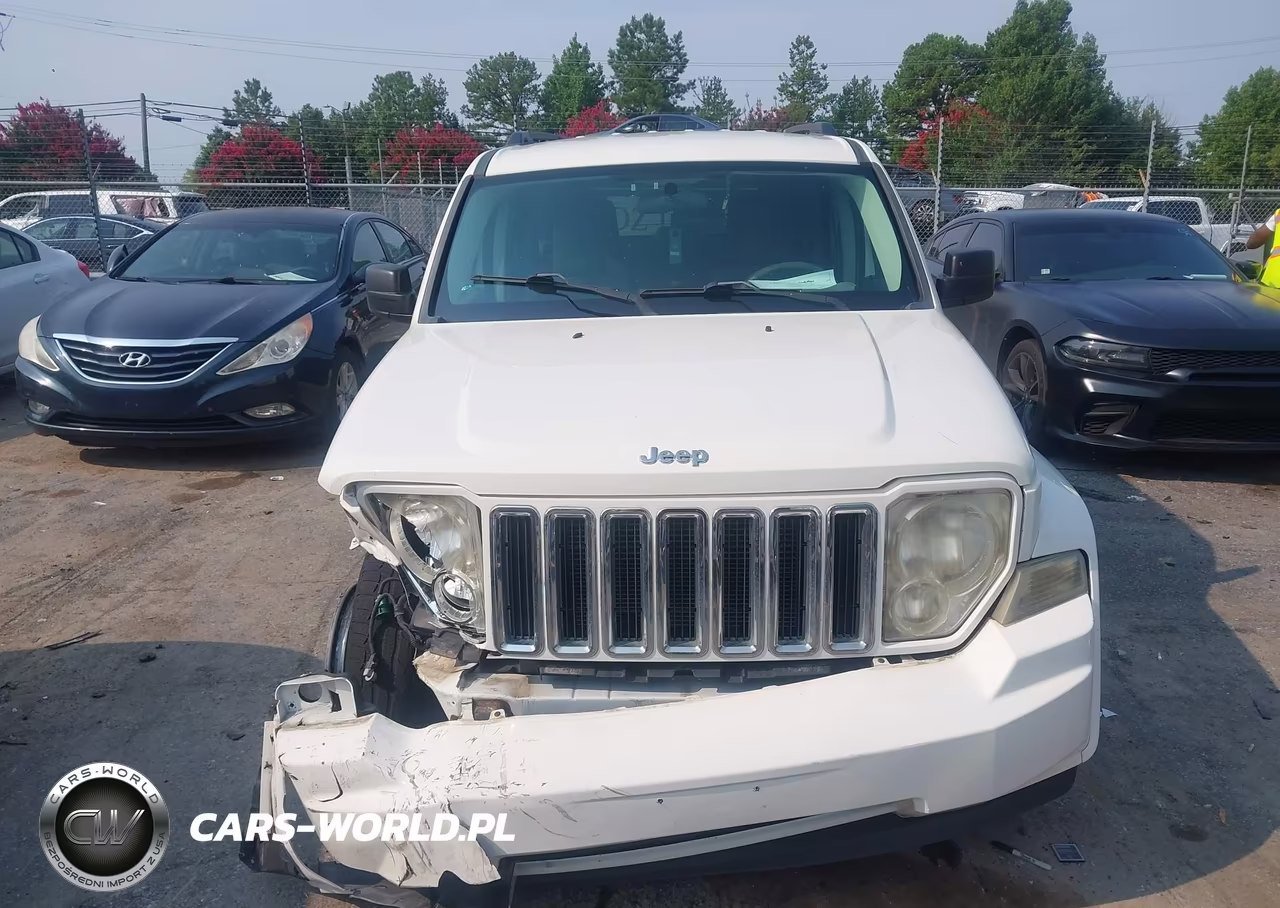 2008 Jeep Liberty Sport VIN:1J8GN28K98W279015 - 13