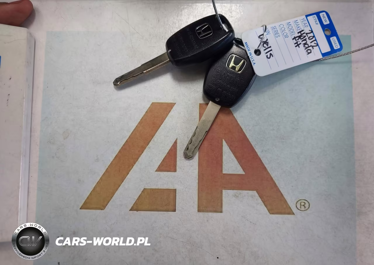 2012 Honda Fit Sport VIN:JHMGE8H53CC029332 - 11