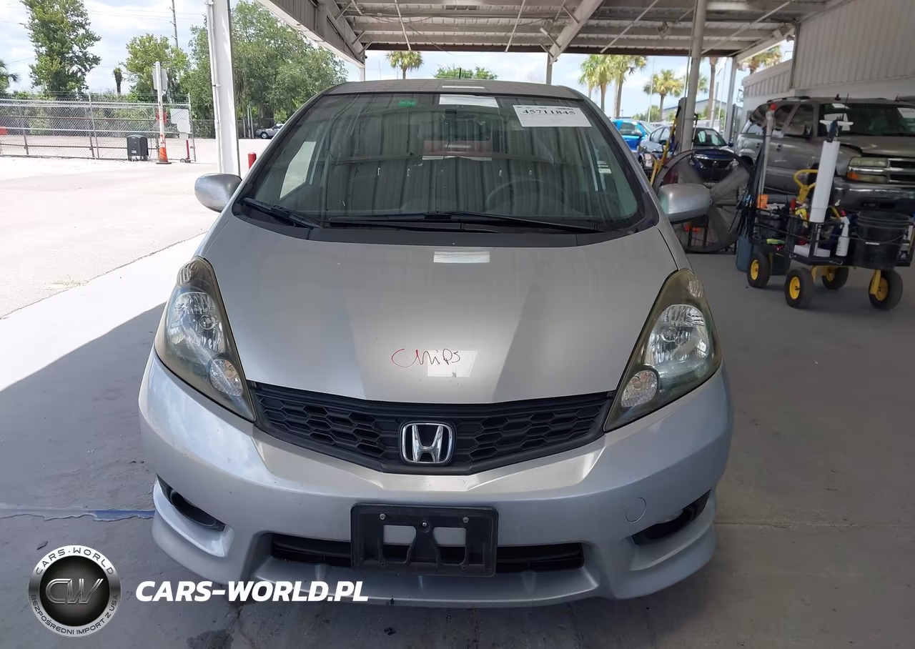 2012 Honda Fit Sport VIN:JHMGE8H53CC029332 - 13