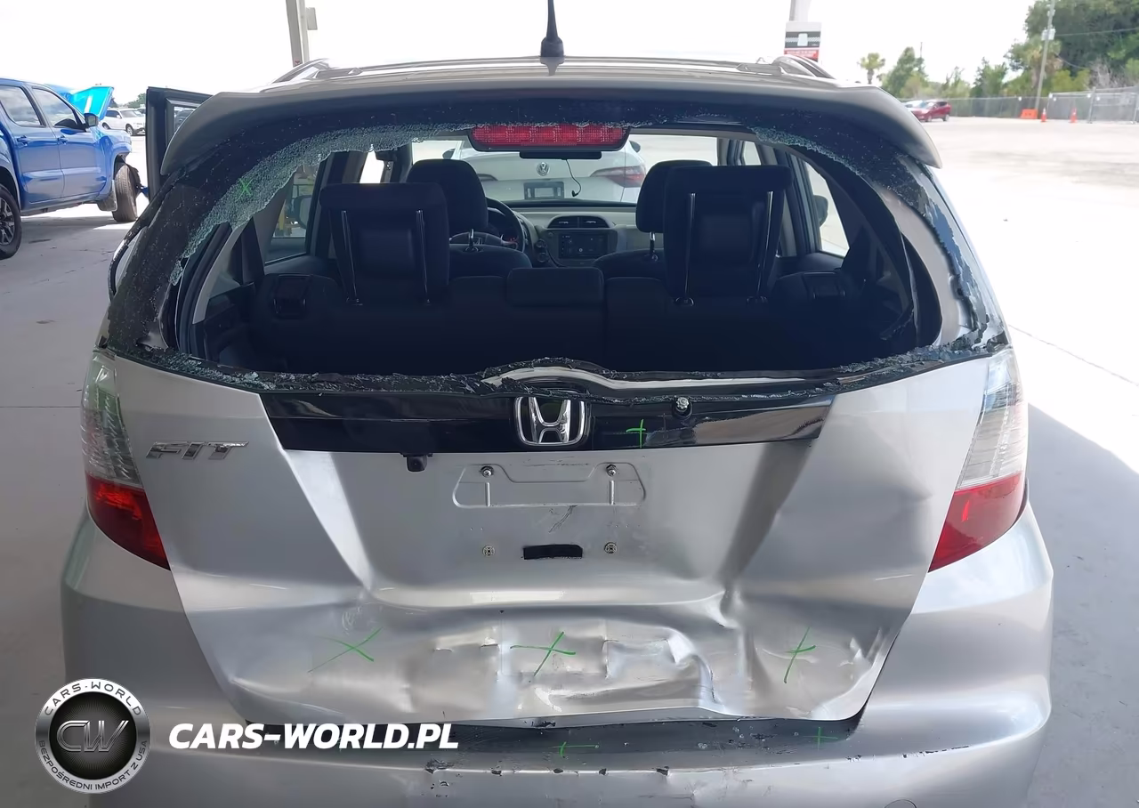 2012 Honda Fit Sport VIN:JHMGE8H53CC029332 - 6